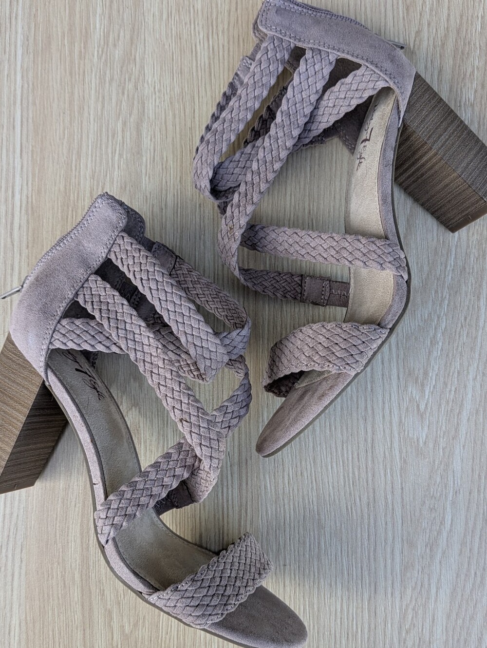 Vintage 7 Eight Olivia Sandals Size 8.5